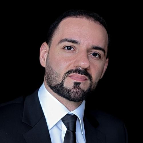 Headshot of Vahid Adibnia